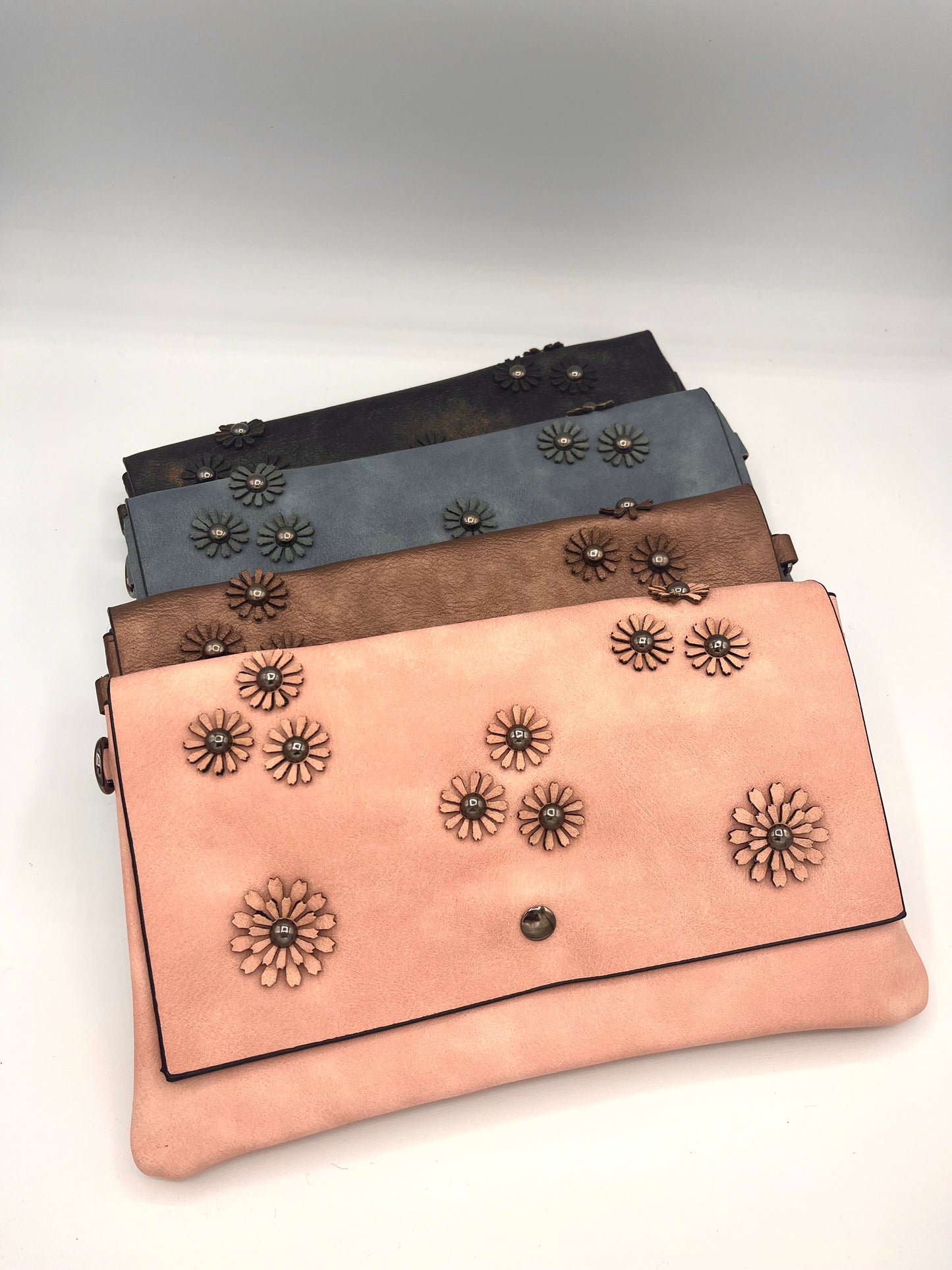 Pink Daisy Stud Cellphone Purse