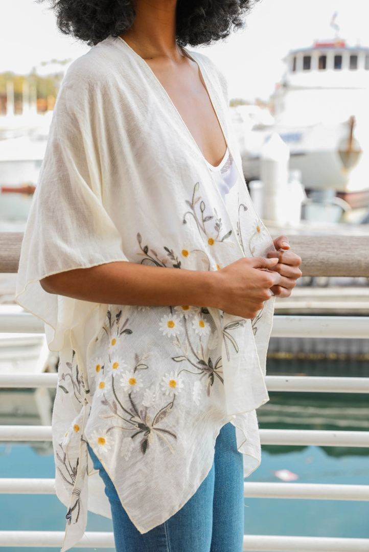 Embroidered Daisy Kimono-Ivory Color.