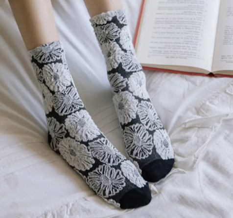 3 D Gray-White Vintage Floral Socks