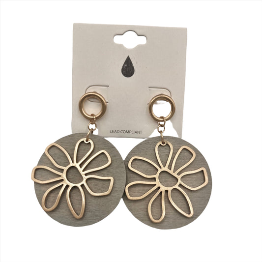 Round Grey Back-Ground with Gold Metal Daisy Overlay